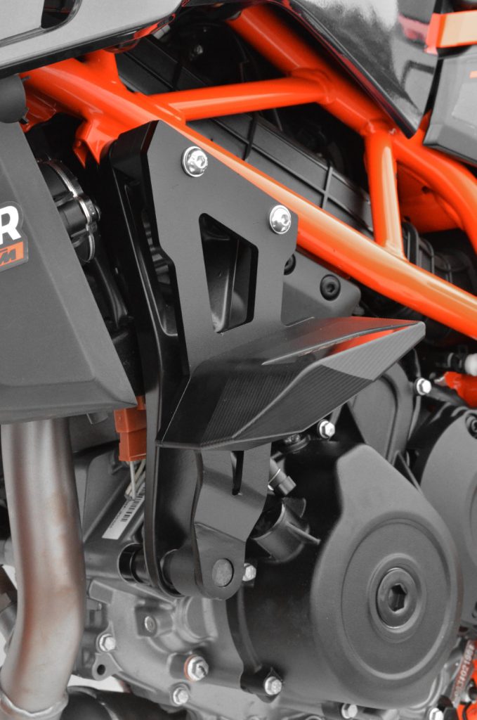Accessoires Top Block pour KTM Duke 125 et 390 - © A2Riders.com