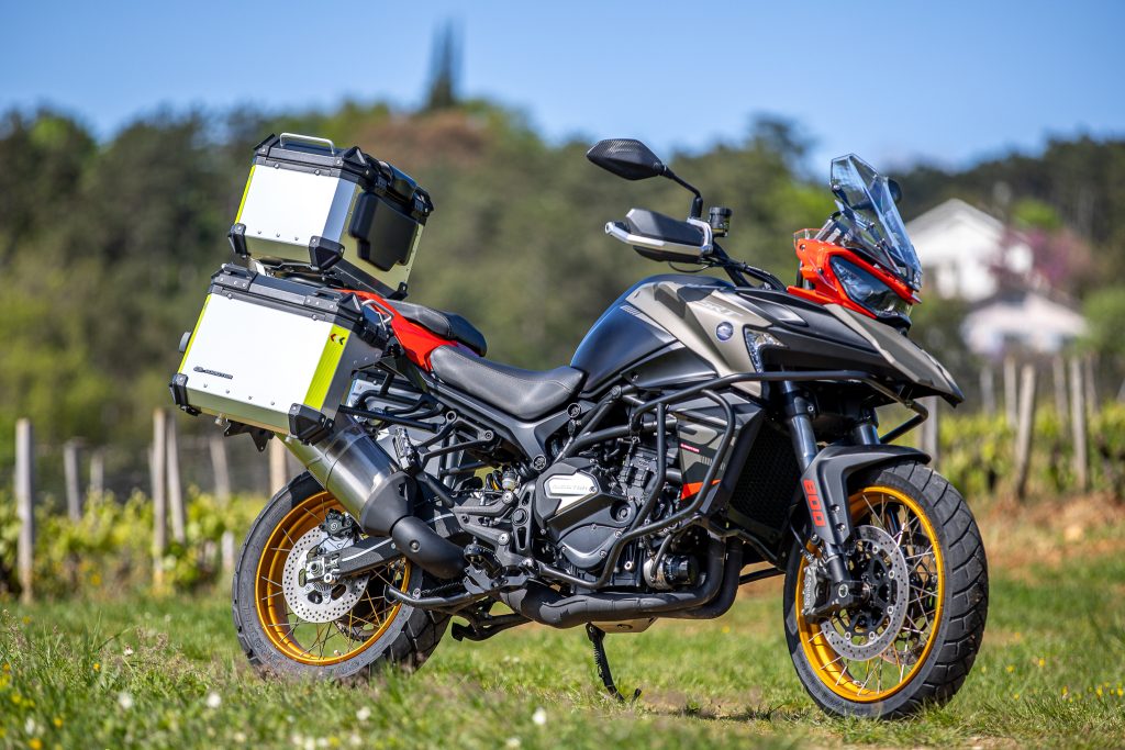 QJ MOTOR SRT 800 - © A2 RIDERS