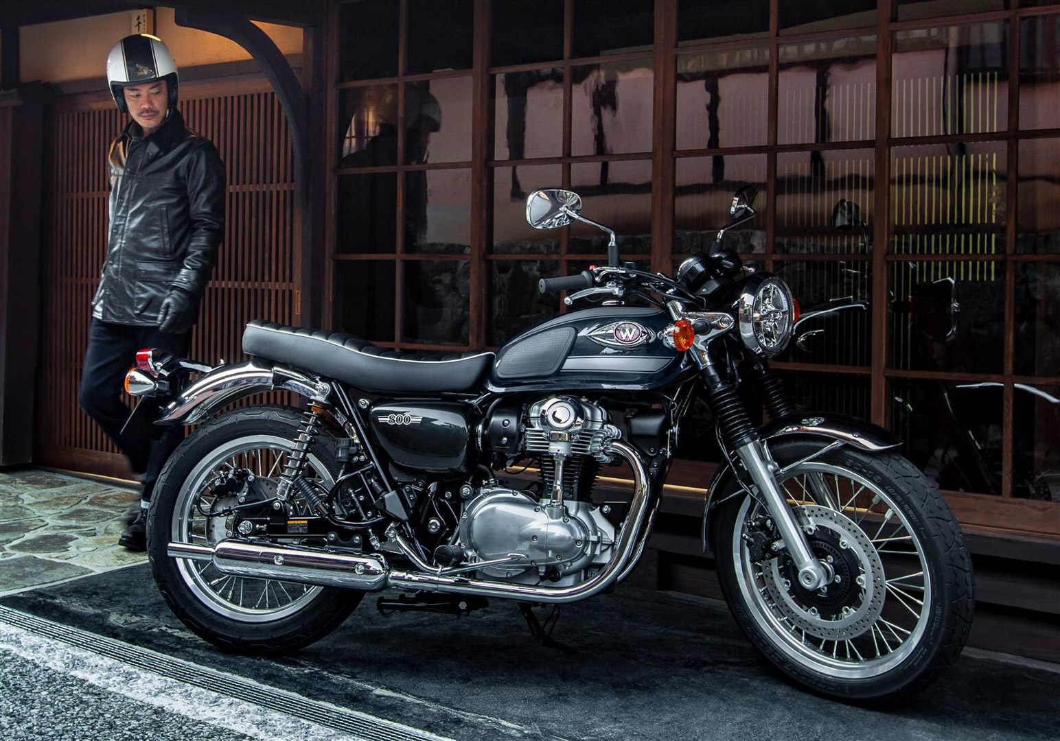 Kawasaki W800 - © A2 Riders