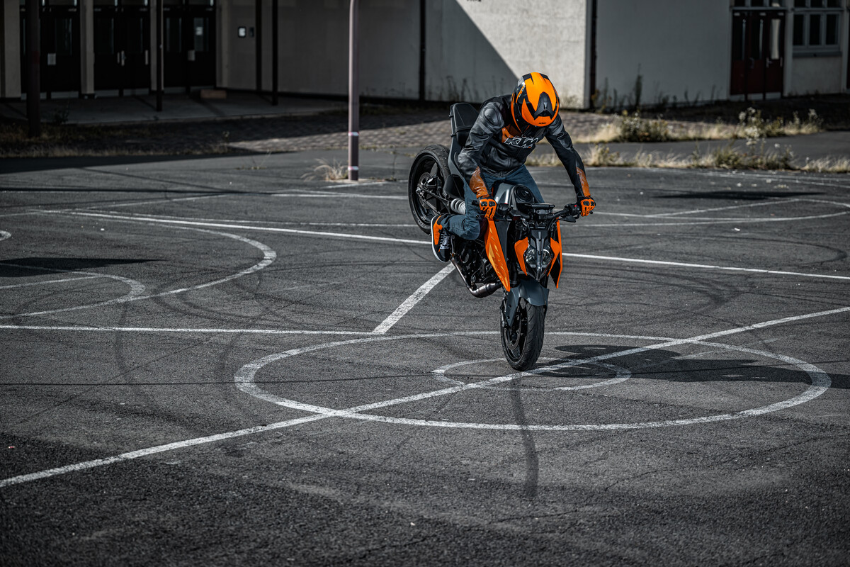 KTM Duke 390 2024 - © A2 Riders